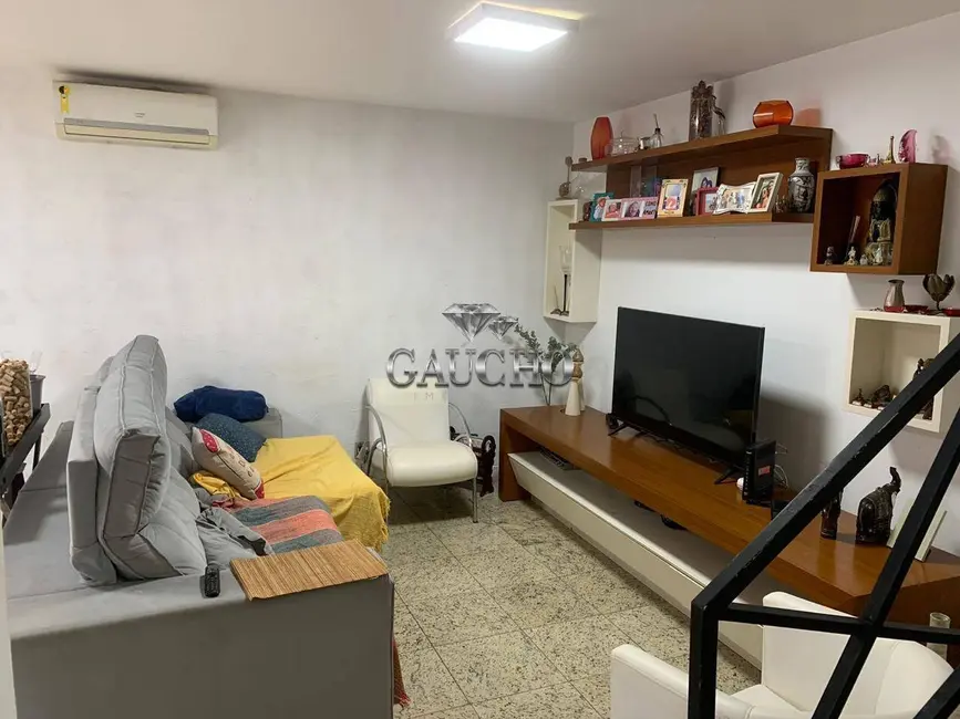 Casa com 4 quartos à venda, 200m2 em Recreio dos Bandeirantes, Rio De Janeiro - RJ - imagem 3 Foto 3 de Casa com 4 quartos à venda, 200m2 em Recreio dos Bandeirantes, Rio De Janeiro - RJ