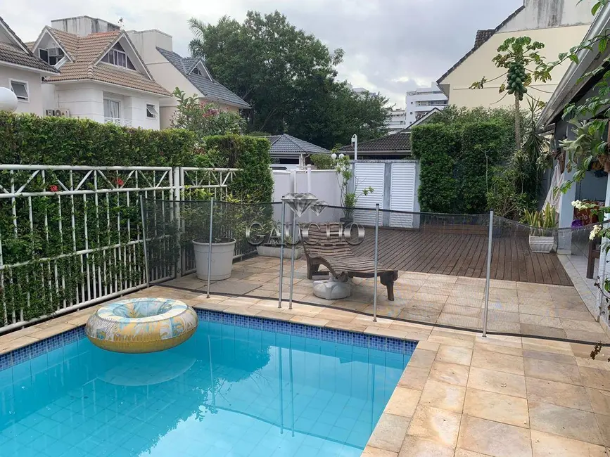 Casa com 4 quartos à venda, 200m2 em Recreio dos Bandeirantes, Rio De Janeiro - RJ - imagem 7 Foto 7 de Casa com 4 quartos à venda, 200m2 em Recreio dos Bandeirantes, Rio De Janeiro - RJ