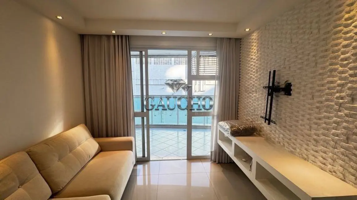 Apartamento com 2 quartos à venda, 68m2 em Rio De Janeiro - RJ - imagem 2 Foto 2 de Apartamento com 2 quartos à venda, 68m2 em Rio De Janeiro - RJ