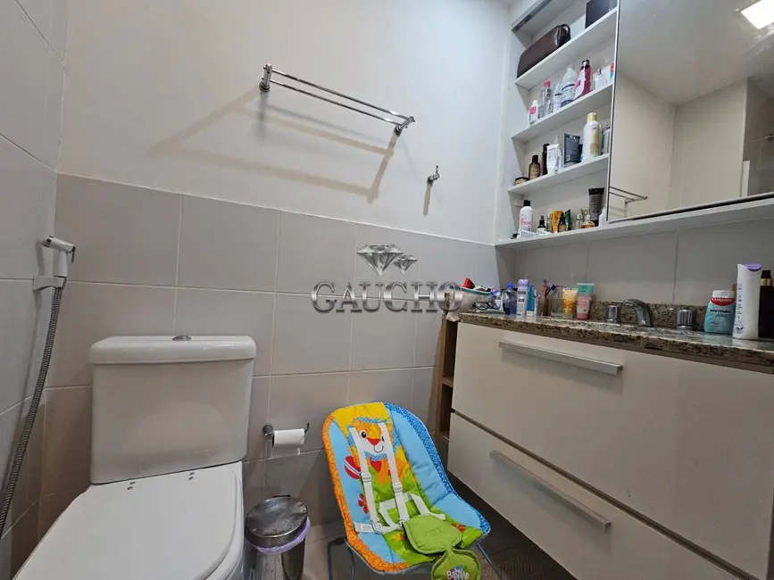 Foto 3 de Apartamento com 4 quartos à venda e para alugar, 150m2 em Rio De Janeiro - RJ