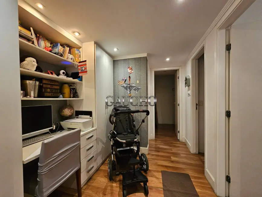 Foto 8 de Apartamento com 4 quartos à venda e para alugar, 150m2 em Rio De Janeiro - RJ