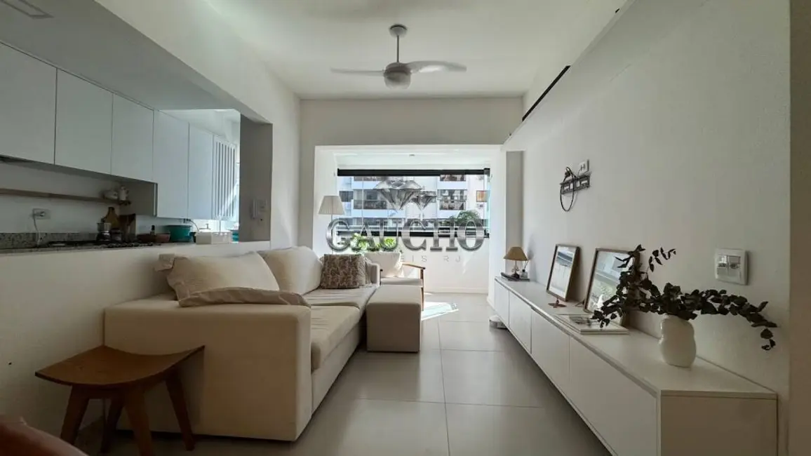 Apartamento à venda, 65m2 em Barra da Tijuca, Rio De Janeiro - RJ - imagem 1 Foto 1 de Apartamento à venda, 65m2 em Barra da Tijuca, Rio De Janeiro - RJ