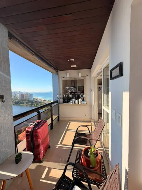 Apartamento com 1 quarto para alugar, 58m2 em Barra da Tijuca, Rio De Janeiro - RJ - imagem 2 Foto 2 de Apartamento com 1 quarto para alugar, 58m2 em Barra da Tijuca, Rio De Janeiro - RJ