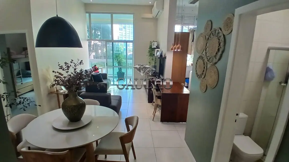 Apartamento com 2 quartos para alugar, 105m2 em Barra da Tijuca, Rio De Janeiro - RJ - imagem 1 Foto 1 de Apartamento com 2 quartos para alugar, 105m2 em Barra da Tijuca, Rio De Janeiro - RJ