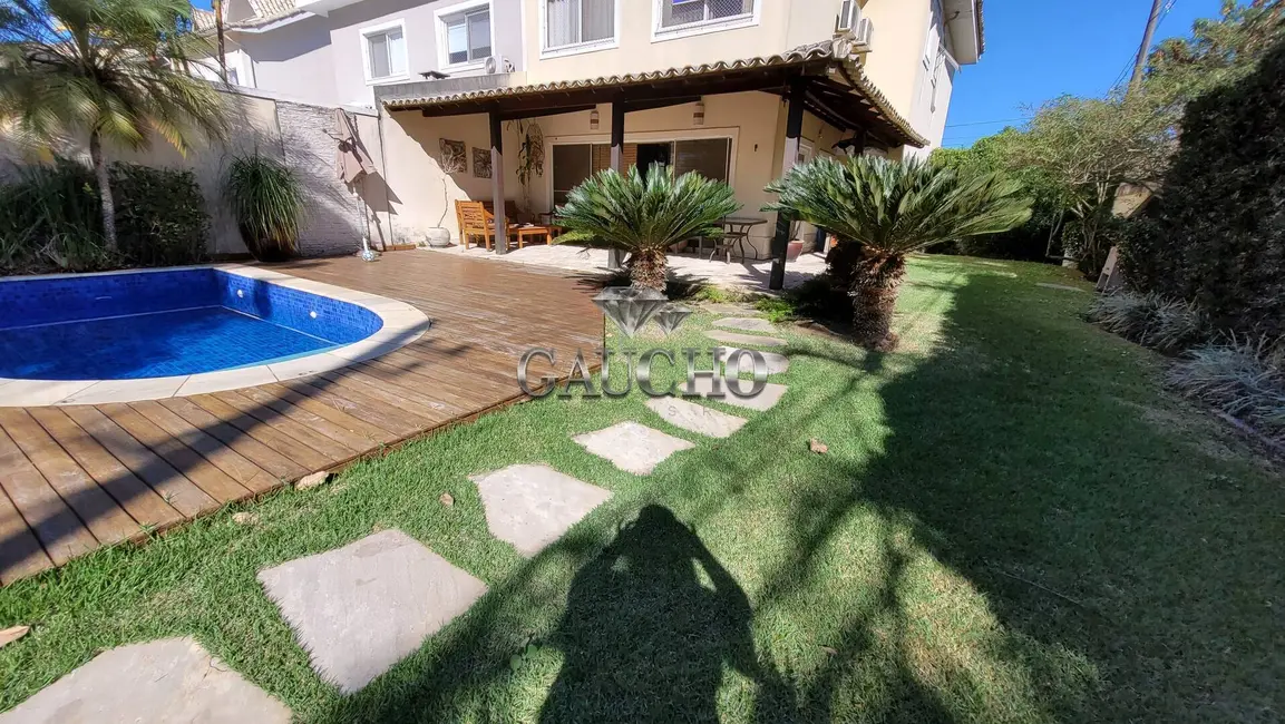 Casa com 4 quartos à venda, 250m2 em Recreio dos Bandeirantes, Rio De Janeiro - RJ - imagem 1 Foto 1 de Casa com 4 quartos à venda, 250m2 em Recreio dos Bandeirantes, Rio De Janeiro - RJ