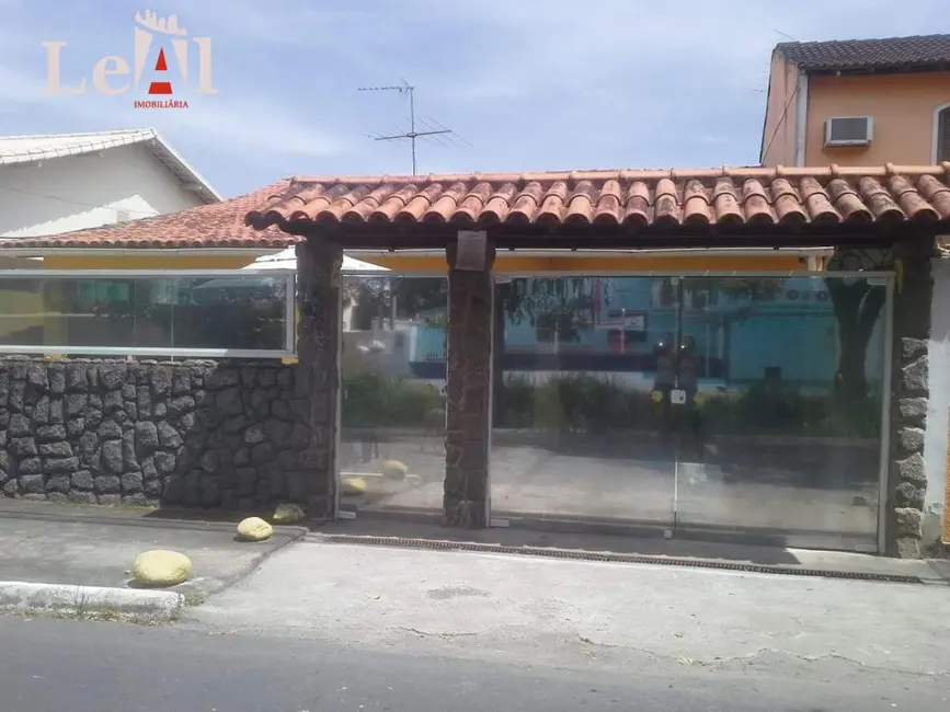 Casa com 5 quartos à venda, 360m2 em Centro, Marica - RJ - imagem 4 Foto 4 de Casa com 5 quartos à venda, 360m2 em Centro, Marica - RJ