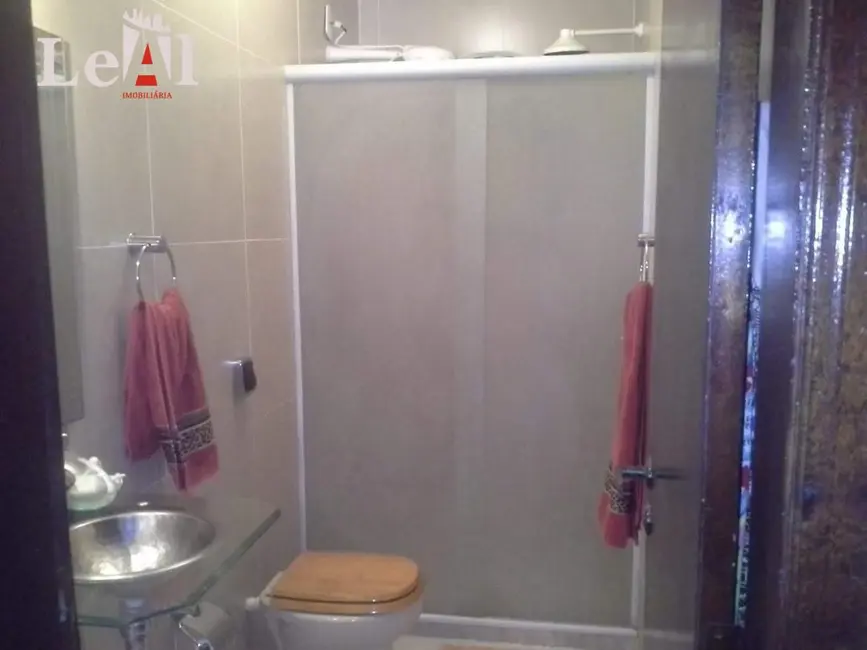 Casa com 5 quartos à venda, 360m2 em Centro, Marica - RJ - imagem 6 Foto 6 de Casa com 5 quartos à venda, 360m2 em Centro, Marica - RJ