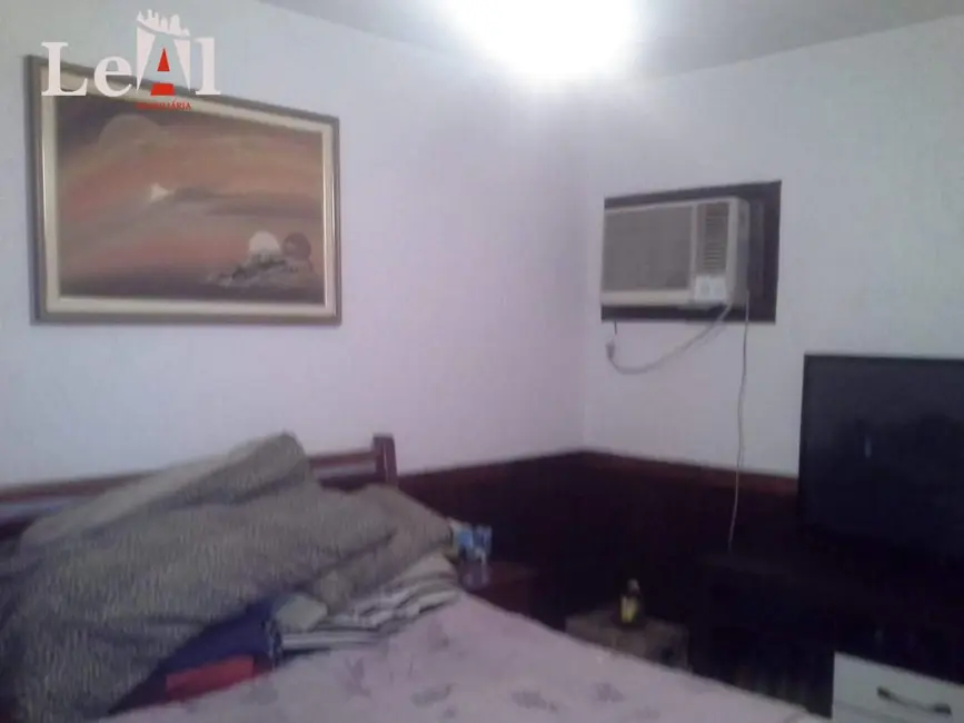 Casa com 5 quartos à venda, 360m2 em Centro, Marica - RJ - imagem 8 Foto 8 de Casa com 5 quartos à venda, 360m2 em Centro, Marica - RJ