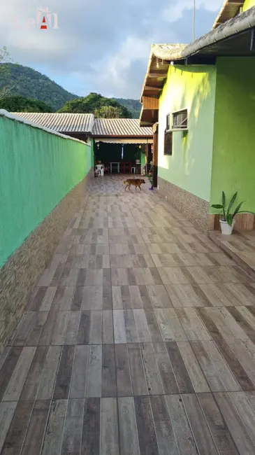 Foto 3 de Casa com 3 quartos à venda, 360m2 em Jacaroá, Marica - RJ