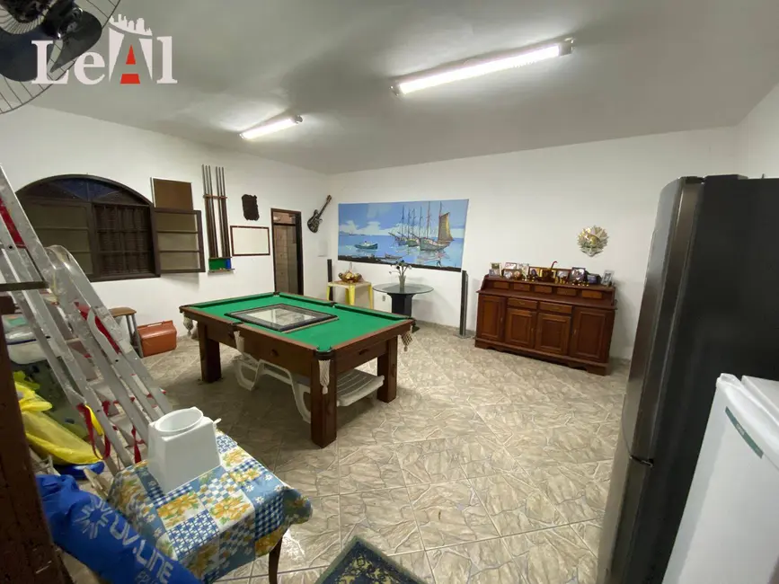 Foto 6 de Casa com 7 quartos à venda, 720m2 em Jacaroá, Marica - RJ