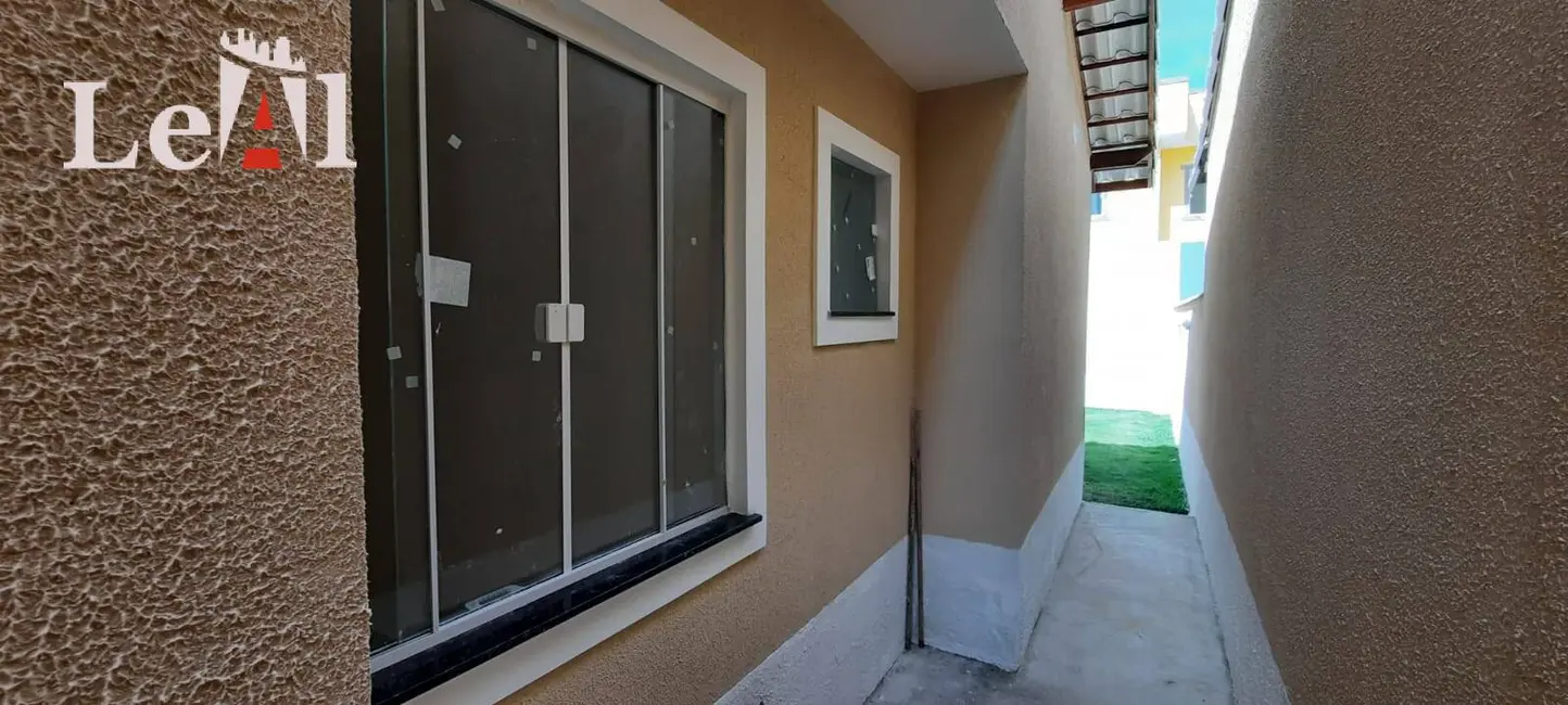 Foto 2 de Casa com 2 quartos à venda, 220m2 em Cajueiros (Itaipuaçu), Marica - RJ