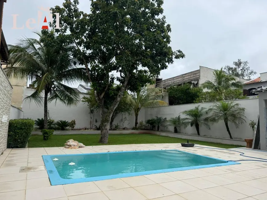 Foto 4 de Casa com 2 quartos à venda, 480m2 em Jardim Atlântico Central (Itaipuaçu), Marica - RJ