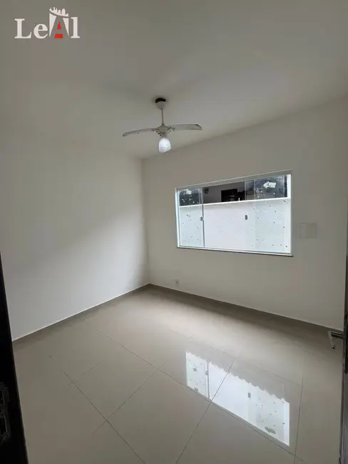 Foto 6 de Casa com 2 quartos à venda, 480m2 em Jardim Atlântico Central (Itaipuaçu), Marica - RJ