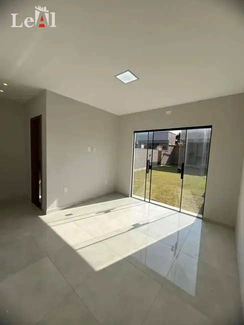 Foto 5 de Casa com 3 quartos à venda, 240m2 em Jardim Atlântico Central (Itaipuaçu), Marica - RJ