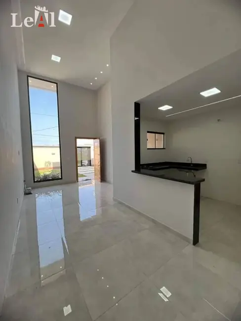 Foto 2 de Casa com 3 quartos à venda, 240m2 em Jardim Atlântico Central (Itaipuaçu), Marica - RJ