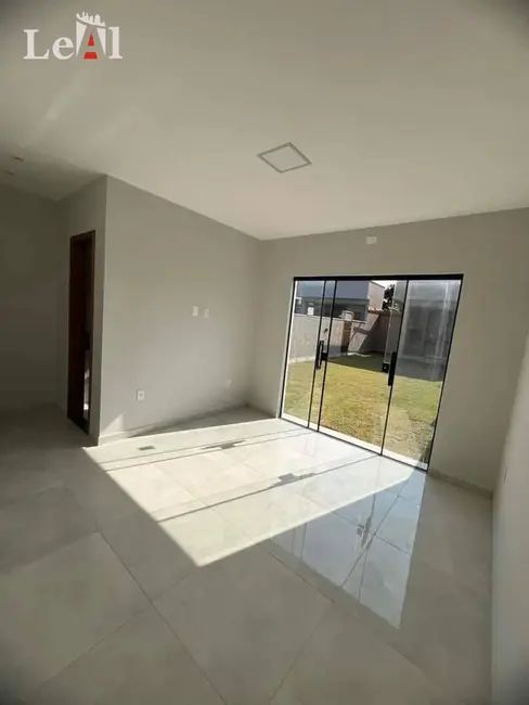 Foto 3 de Casa com 3 quartos à venda, 240m2 em Jardim Atlântico Central (Itaipuaçu), Marica - RJ