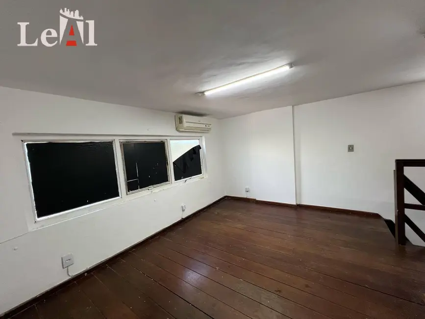 Foto 1 de Sala Comercial à venda e para alugar em Centro, Marica - RJ