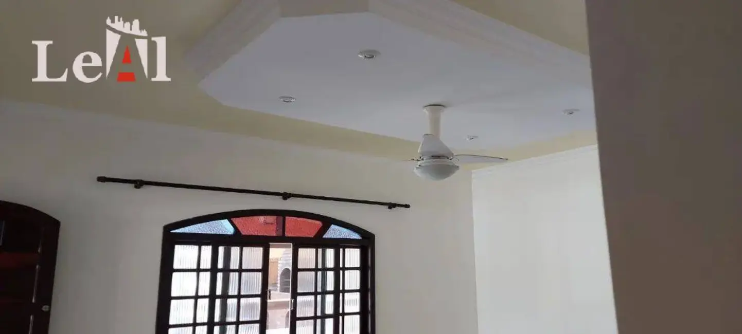 Foto 6 de Casa com 3 quartos à venda, 234m2 em Centro, Marica - RJ