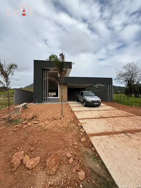 Foto 1 de Casa com 3 quartos à venda, 381m2 em Ubatiba, Marica - RJ