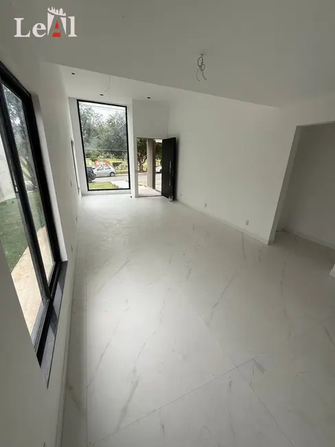 Foto 4 de Casa com 3 quartos à venda, 380m2 em Ubatiba, Marica - RJ