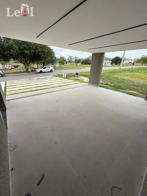 Foto 2 de Casa com 3 quartos à venda, 380m2 em Ubatiba, Marica - RJ