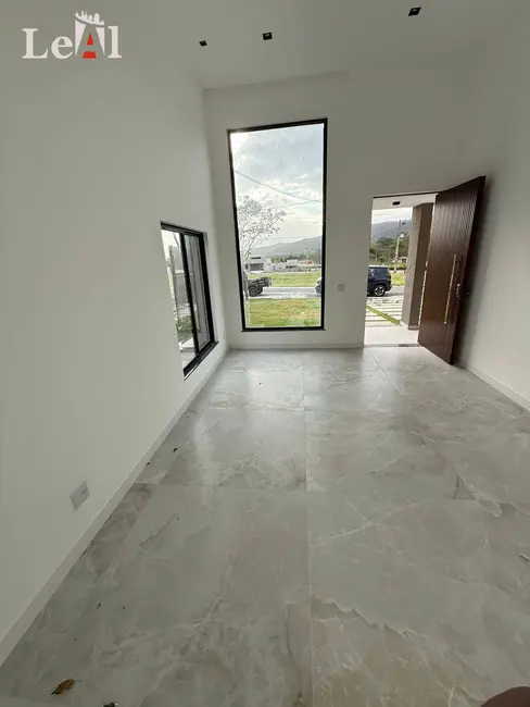 Foto 6 de Casa com 3 quartos à venda, 408m2 em Ubatiba, Marica - RJ