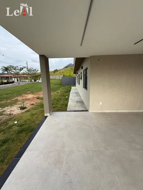 Foto 3 de Casa com 3 quartos à venda, 408m2 em Ubatiba, Marica - RJ