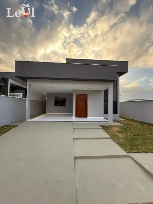 Foto 1 de Casa com 3 quartos à venda, 240m2 em Ubatiba, Marica - RJ