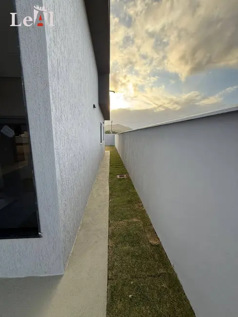 Foto 2 de Casa com 3 quartos à venda, 240m2 em Ubatiba, Marica - RJ