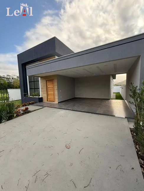 Foto 2 de Casa com 3 quartos à venda, 385m2 em Ubatiba, Marica - RJ