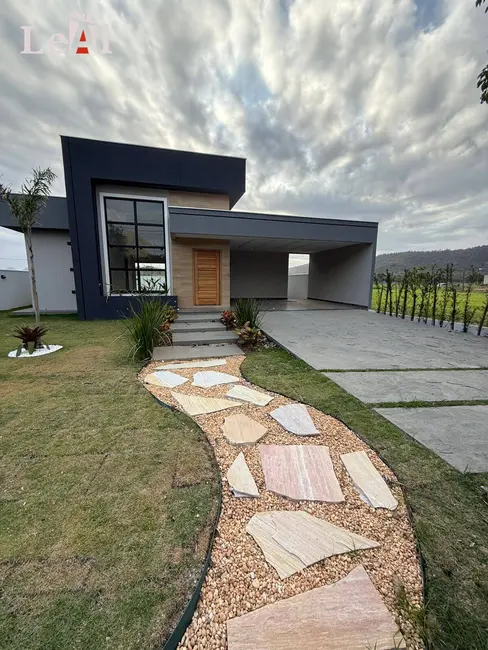 Foto 1 de Casa com 3 quartos à venda, 385m2 em Ubatiba, Marica - RJ