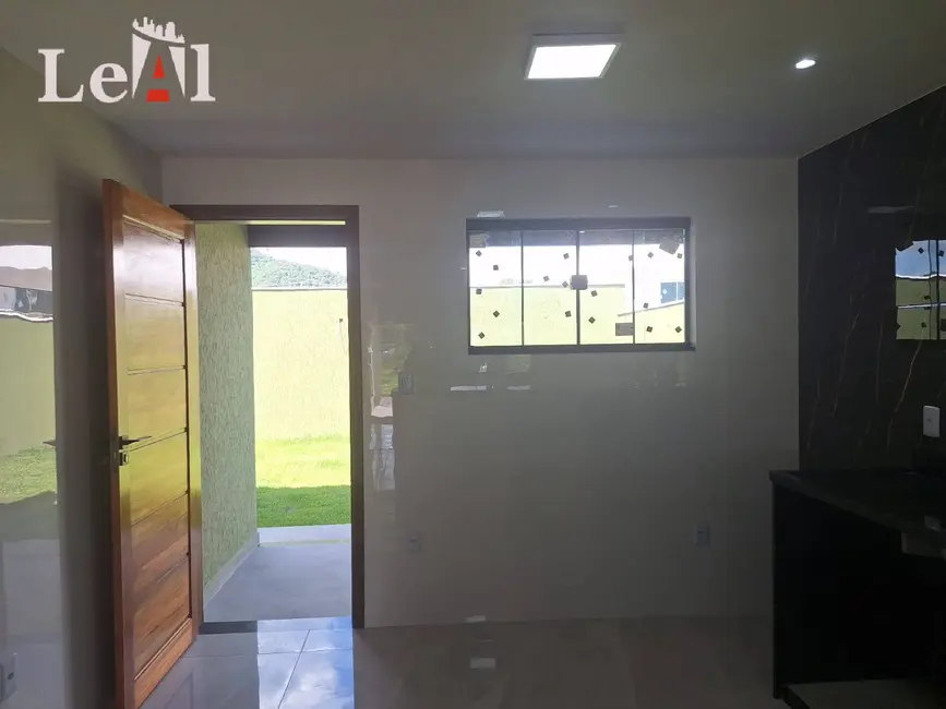 Foto 2 de Casa com 3 quartos à venda em Ubatiba, Marica - RJ