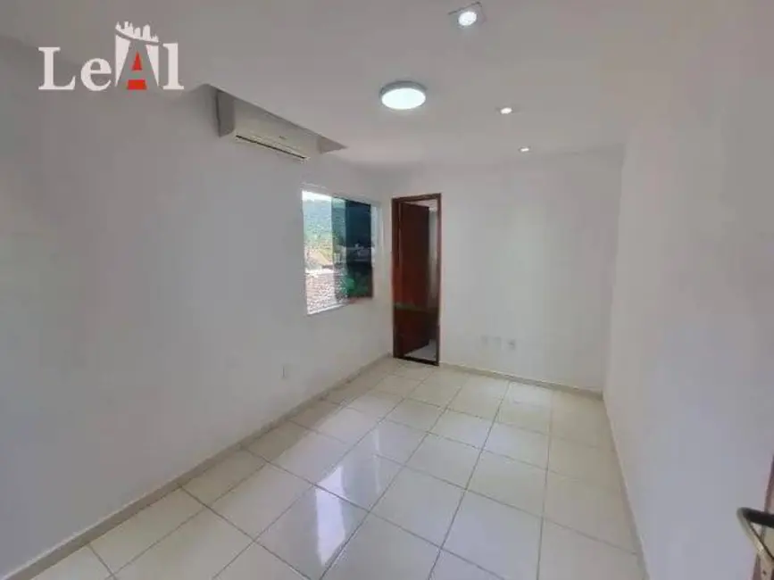 Foto 3 de Apartamento com 2 quartos à venda em São José do Imbassaí, Marica - RJ