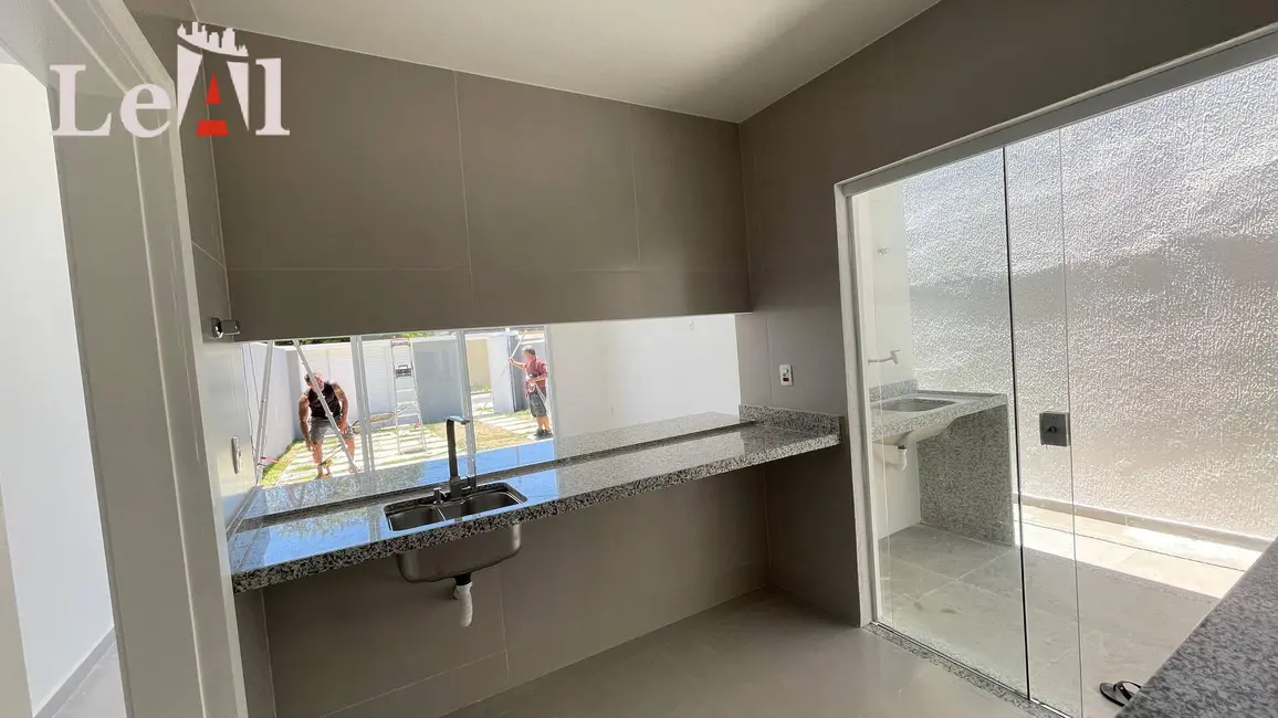 Foto 3 de Casa com 3 quartos à venda, 240m2 em Jardim Atlântico Leste (Itaipuaçu), Marica - RJ