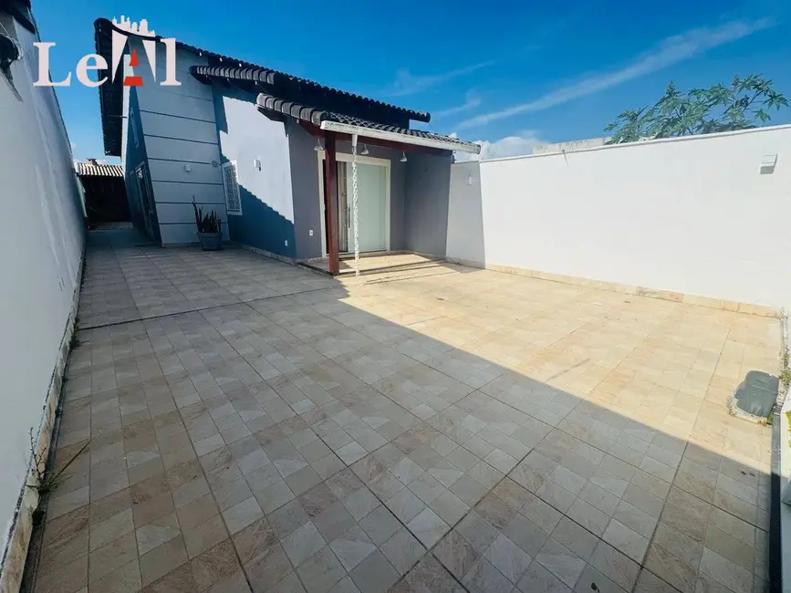 Foto 6 de Casa com 2 quartos à venda em Marica - RJ