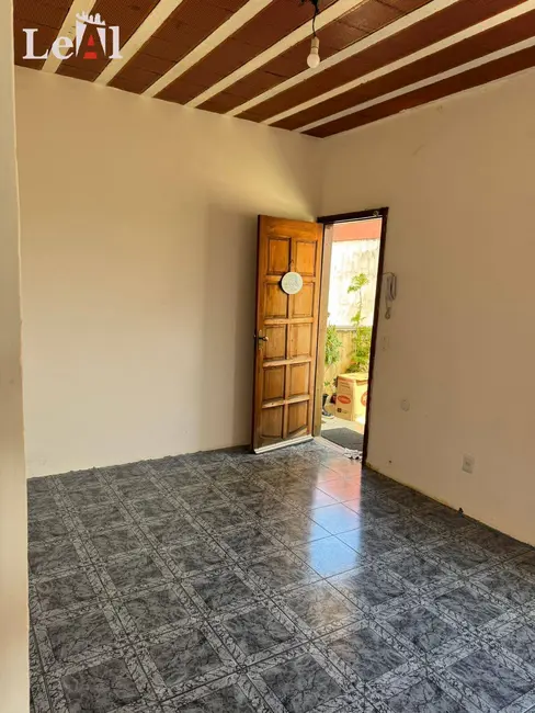 Apartamento com 2 quartos à venda em Centro, Marica - RJ - imagem 1 Foto 1 de Apartamento com 2 quartos à venda em Centro, Marica - RJ