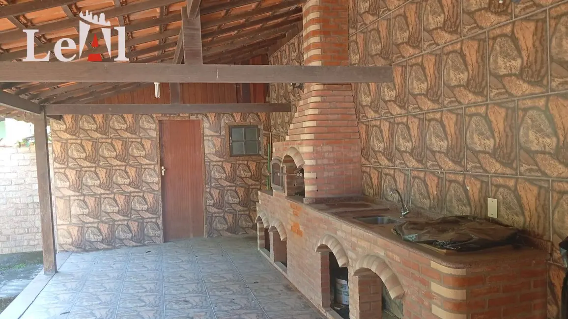 Foto 1 de Casa com 2 quartos à venda, 480m2 em Cajueiros (Itaipuaçu), Marica - RJ
