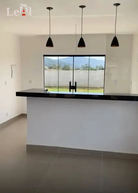 Foto 5 de Casa com 2 quartos à venda, 440m2 em Jardim Atlântico Central (Itaipuaçu), Marica - RJ