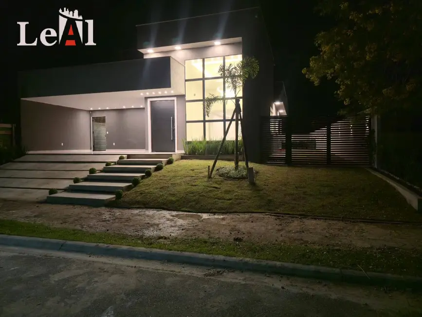 Casa com 3 quartos à venda, 402m2 em Itapeba, Marica - RJ - imagem 4 Foto 4 de Casa com 3 quartos à venda, 402m2 em Itapeba, Marica - RJ