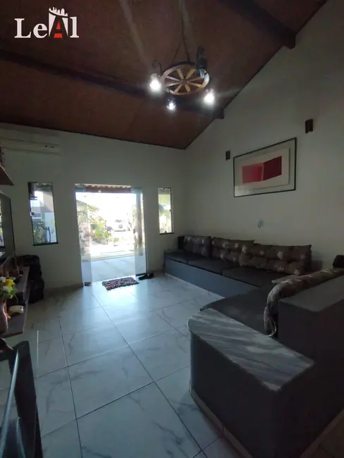 Foto 1 de Casa com 4 quartos à venda em Jardim Atlântico Leste (Itaipuaçu), Marica - RJ