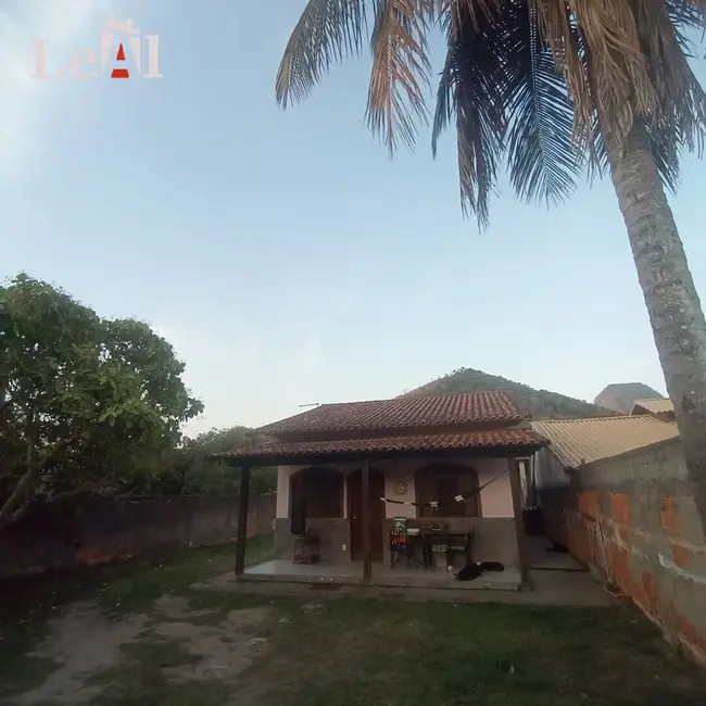 Foto 4 de Casa com 2 quartos à venda e para alugar em Cajueiros (Itaipuaçu), Marica - RJ