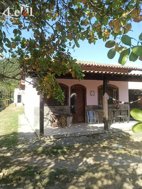 Foto 1 de Casa com 2 quartos à venda e para alugar em Cajueiros (Itaipuaçu), Marica - RJ