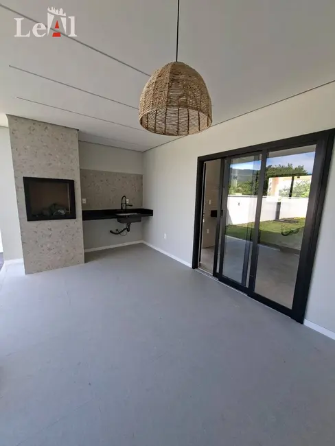 Foto 2 de Casa com 3 quartos à venda em Ubatiba, Marica - RJ