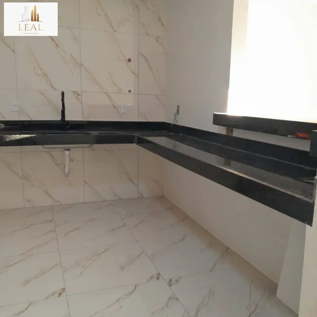Foto 3 de Casa com 2 quartos à venda, 240m2 em Jardim Atlântico Central (Itaipuaçu), Marica - RJ