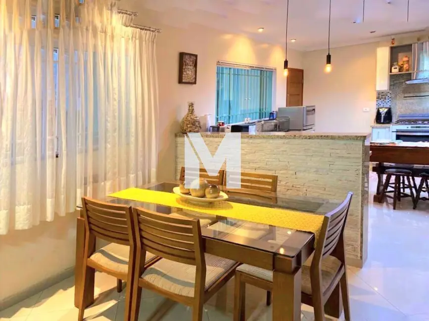 Foto 2 de Casa com 3 quartos à venda, 186m2 em Parque São Vicente, Maua - SP