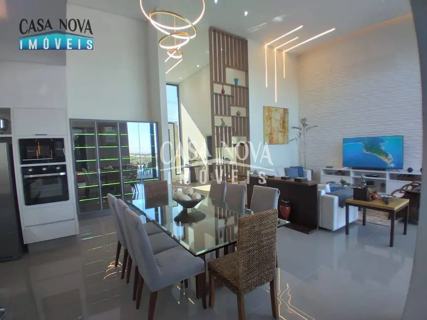 Foto 3 de Casa de Condomínio com 3 quartos à venda, 930m2 em Cachoeira, Vinhedo - SP