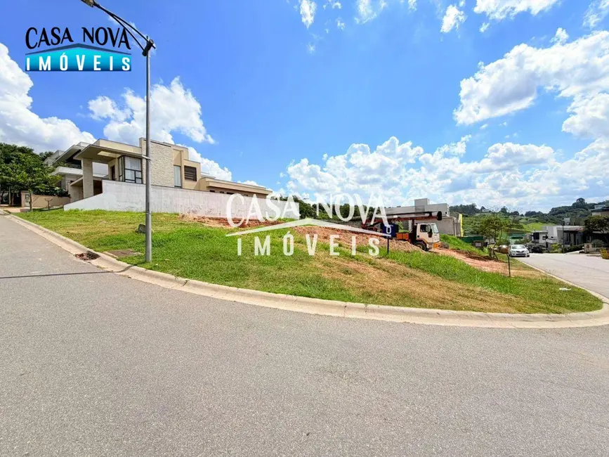 Foto 1 de Terreno / Lote à venda, 342m2 em Jundiai - SP