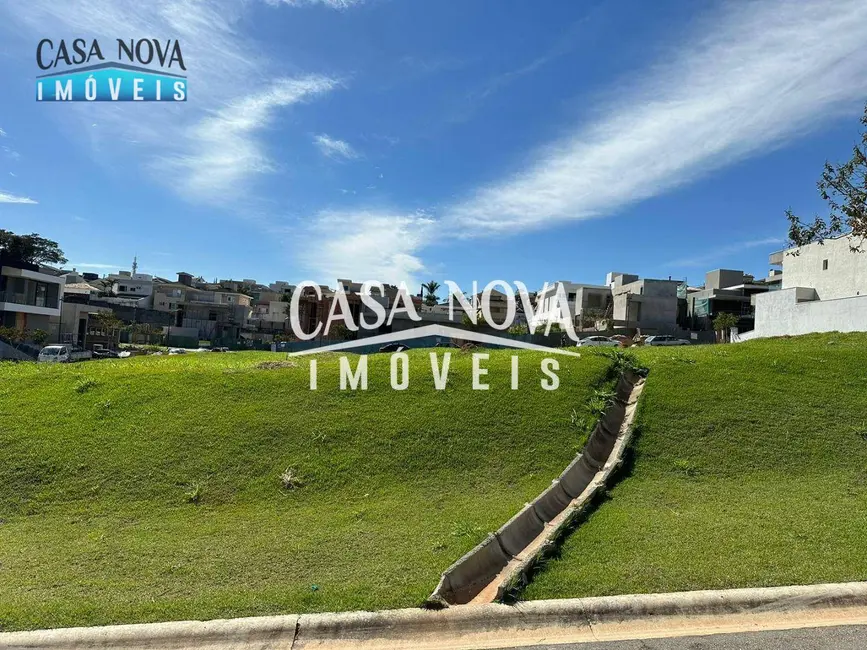 Foto 1 de Terreno / Lote à venda, 300m2 em Jundiai - SP