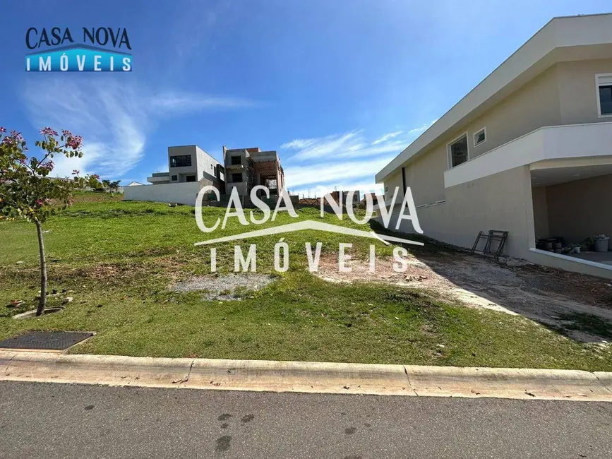 Foto 1 de Terreno / Lote à venda, 435m2 em Jundiai - SP