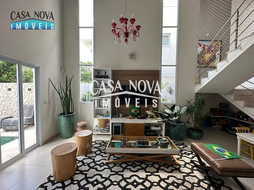 Foto 1 de Casa de Condomínio com 3 quartos à venda, 250m2 em Vinhedo - SP